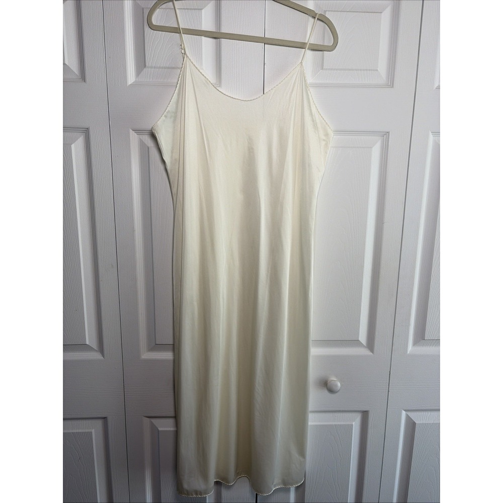 Vanity Fair Vintage Full Slip Dress Womens Size M Cream Spaghetti Strap Coquette